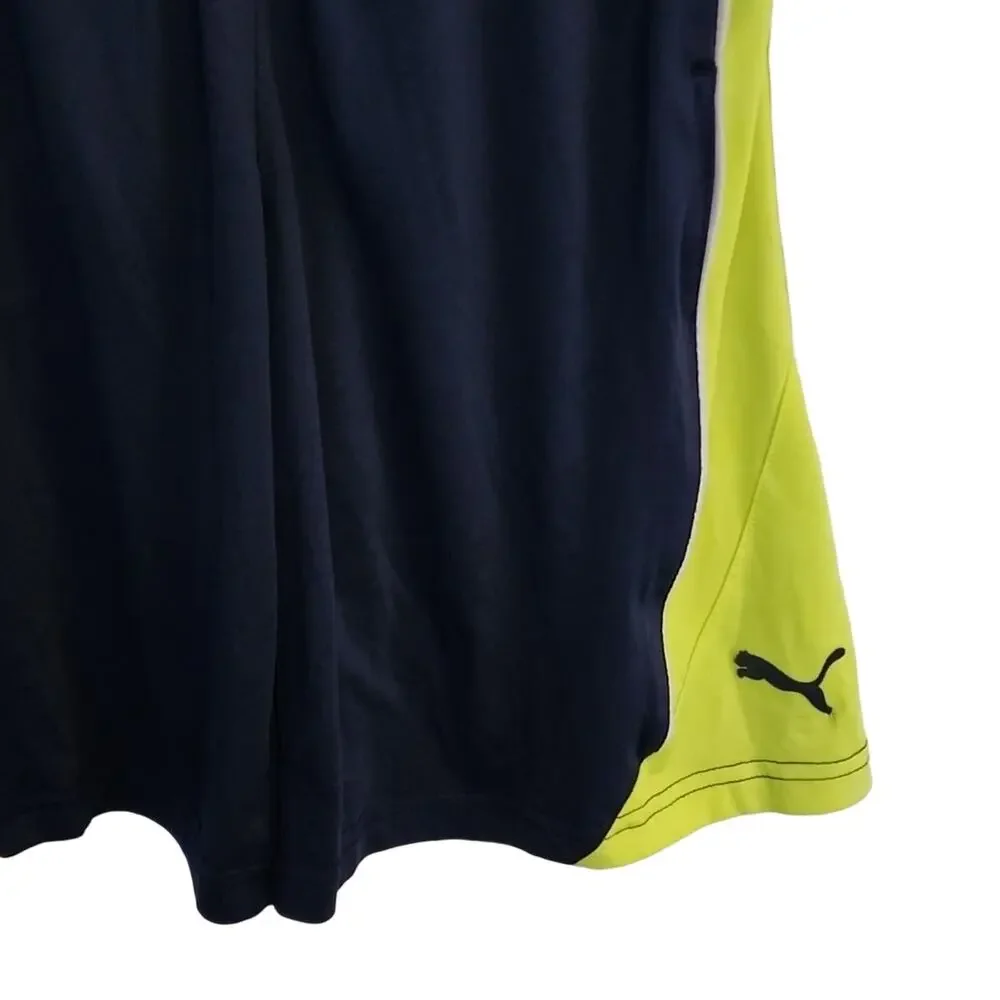 Puma gently proewned
